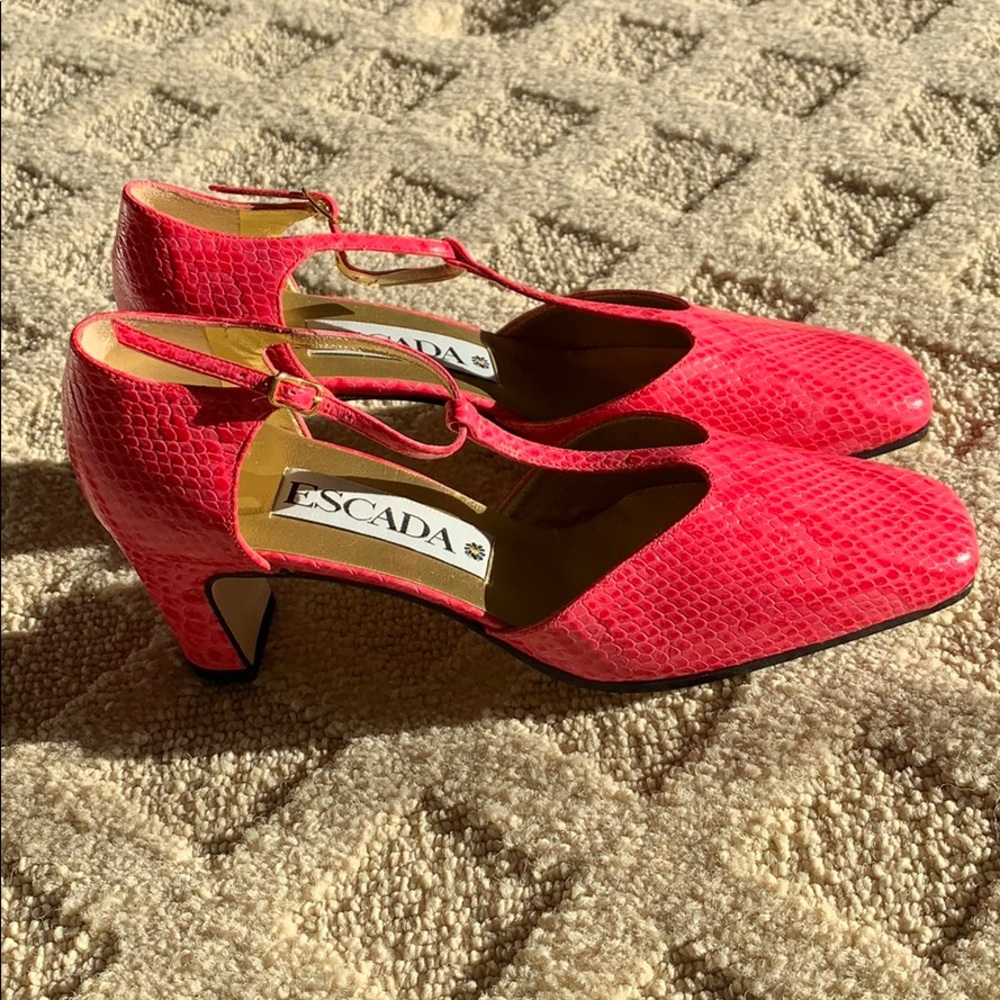 Fuschia Python Pumps with T-Strap - Picture 2 of 4